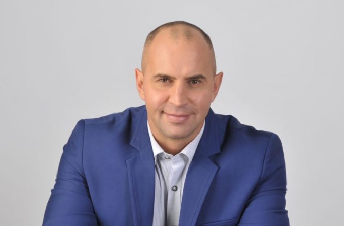 Соликамский депутат Михаил Морозов наказы избирателей выполняет в команде с единомышленниками